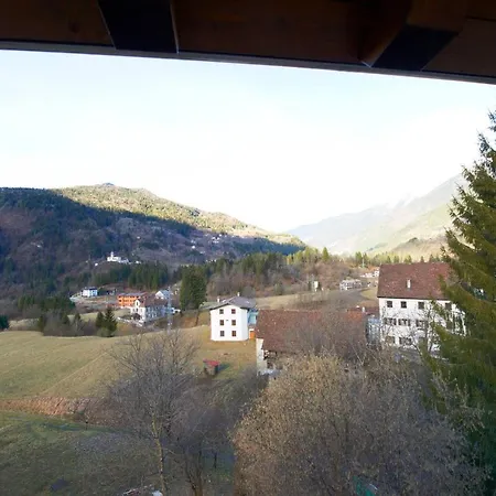 Alojamento de Turismo Selvagem Wonderful Attic Flat In Carnia Povolaro